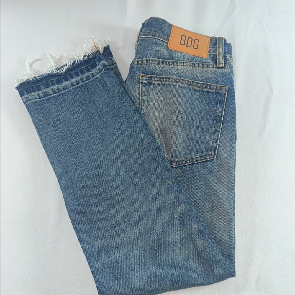 URBAN OUTFITTERS BDG Classic Distressed Blue Jeans with Frayed Hem • Size 30x30